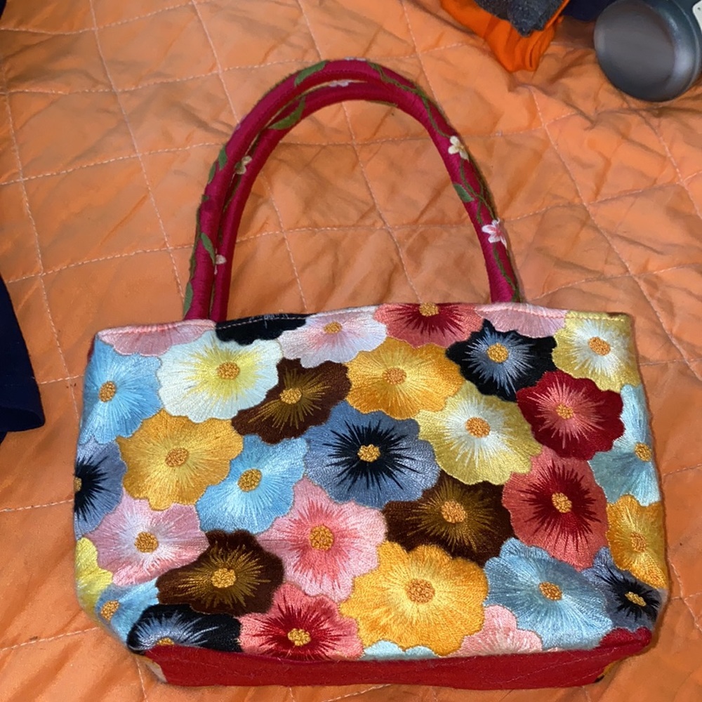 Dolce Vita Silk and Embroidered Floral Handbag Baguette (I) - Picture 2 of 9